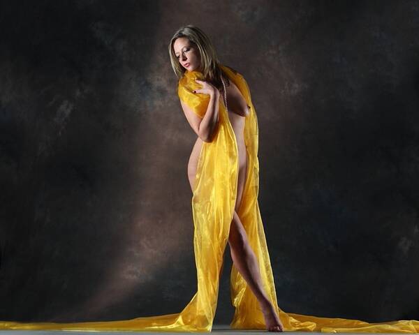 model Silky nude modelling photo taken by @Orson_Carter