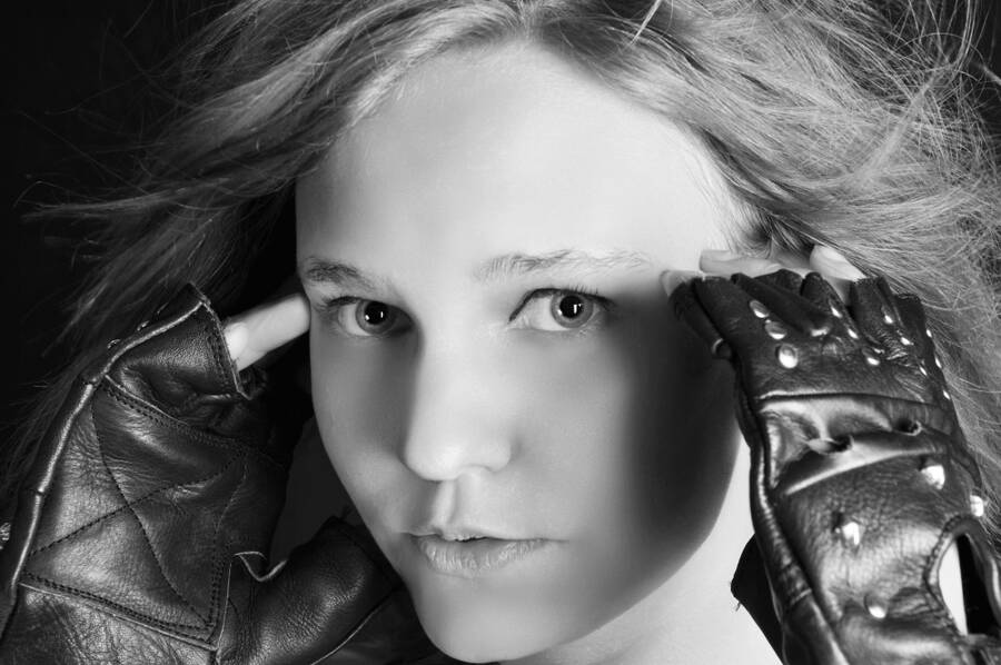 model vicki245 headshot modelling photo taken at Ockendon essex studio  taken by @ockendonstudio