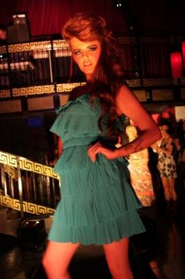 model rhea catwalk modelling photo