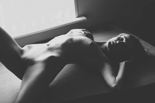model Peachy Taylor erotic modelling photo