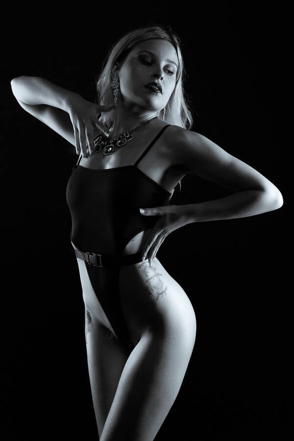 photographer Wallis nude modelling photo with Ellx