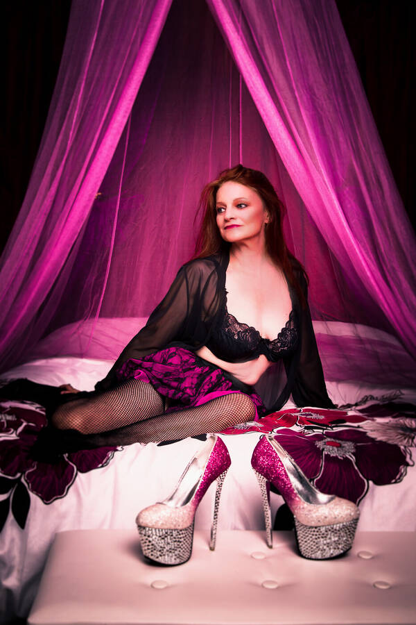 photographer JackAllTog boudoir modelling photo taken at Kitsch Photographic Studios with Sooze