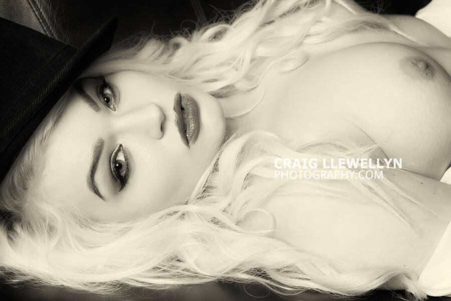photographer CraigLlewellyn boudoir modelling photo