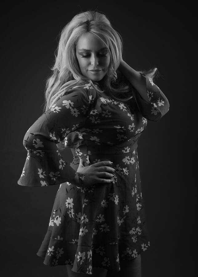 photographer SMPhotographic fashion modelling photo taken at @Mypadstudiohire with Amber Lilly