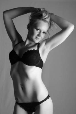 model minimeesh swimwear modelling photo taken by Natural-Light-Photography