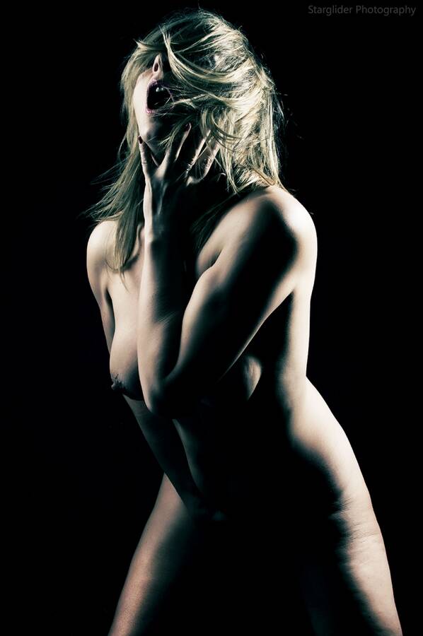 model Silky erotic modelling photo taken by Starglider