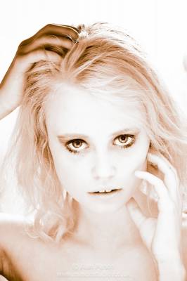 model Emi Rose headshot modelling photo