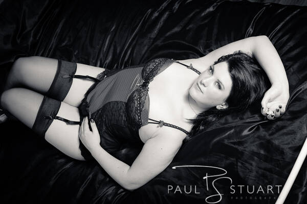 model Cez J lingerie modelling photo taken at VIP Studios taken by @Pstewy