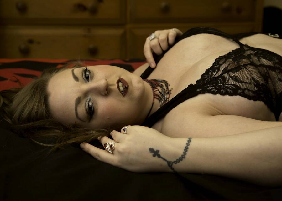 photographer SMPhotographic boudoir modelling photo with Lady_Heather