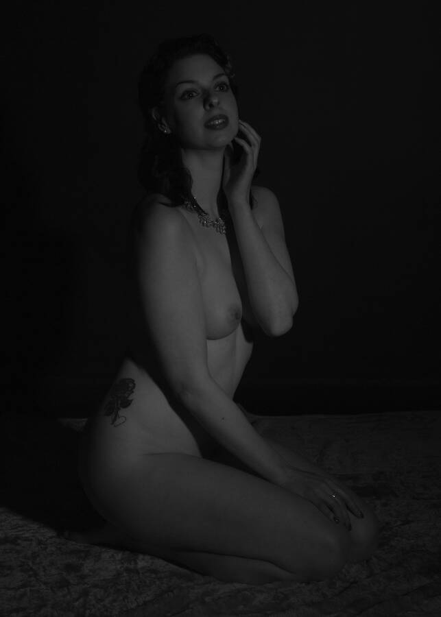 photographer SMPhotographic nude modelling photo taken at @Mypadstudiohire
