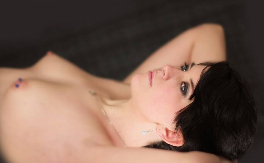 model Cez J topless modelling photo