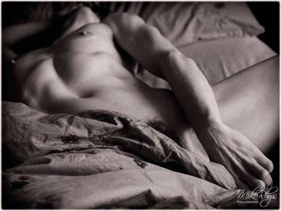 photographer MikeRhys erotic modelling photo