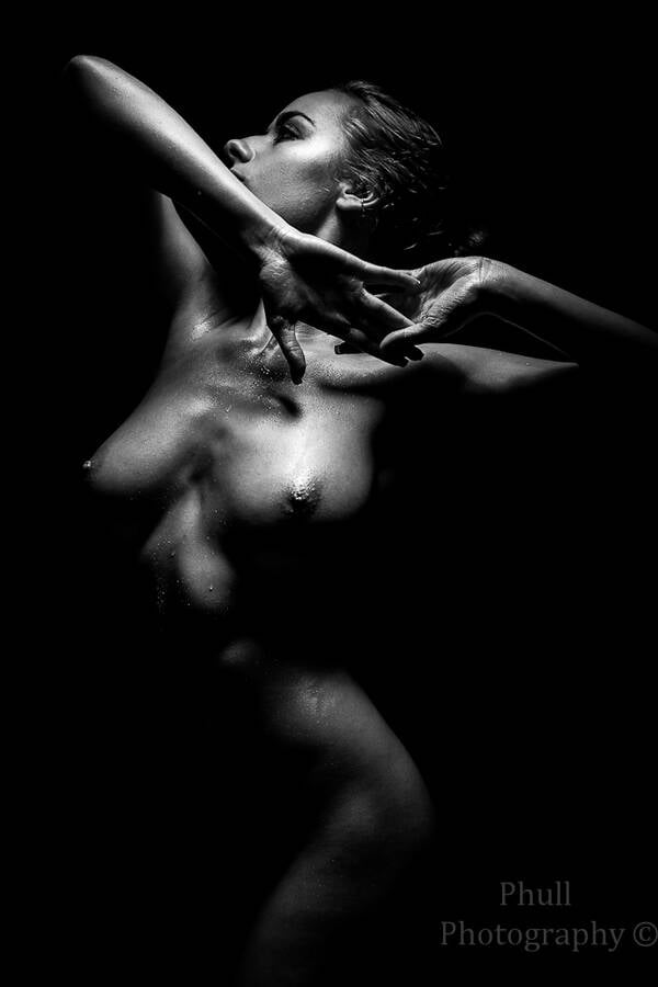 photographer Phullphotography nude modelling photo with Rosa Brighid