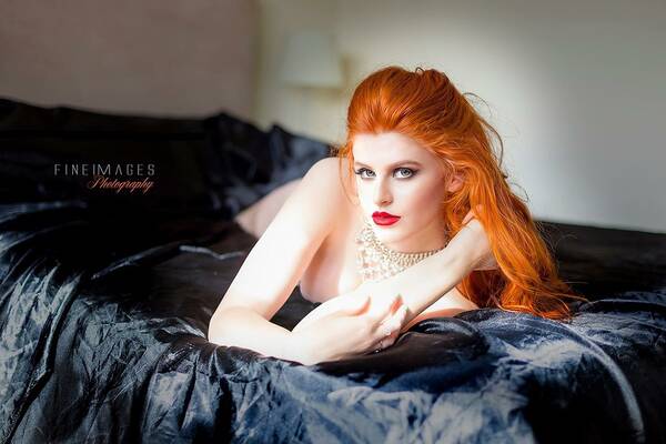 model CharlotteF lingerie modelling photo taken by @glennbalsam