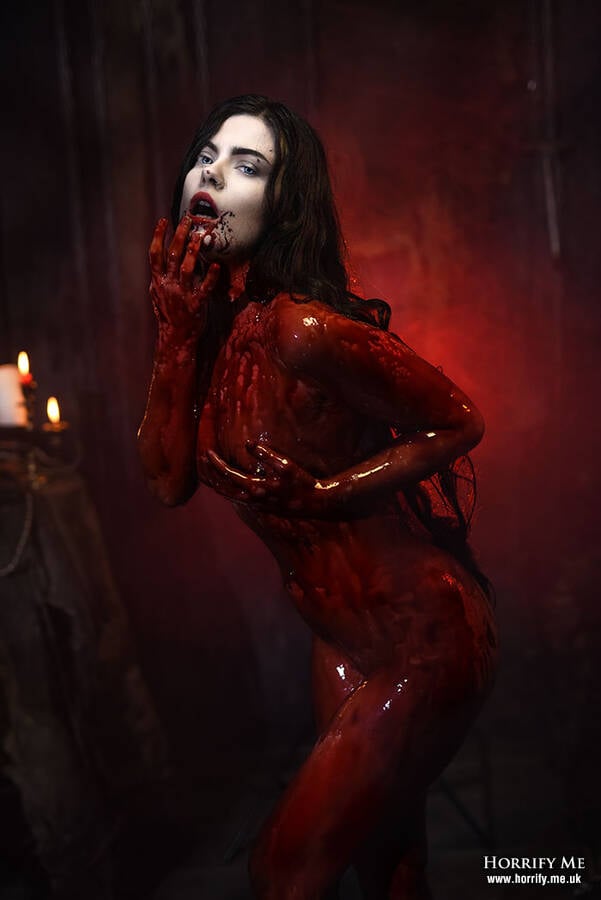 photographer HorrifyMeUK horror makeup modelling photo. an artistic nude in blood.