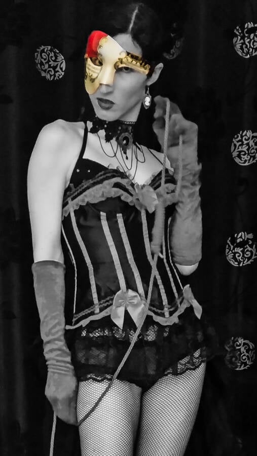 model Eleanor Burns gothic modelling photo taken by @Persephone_Pitstop