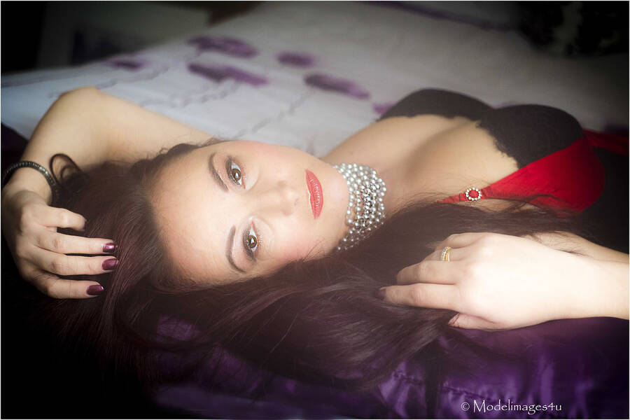 model lyya boudoir modelling photo taken by @Modelimages4U