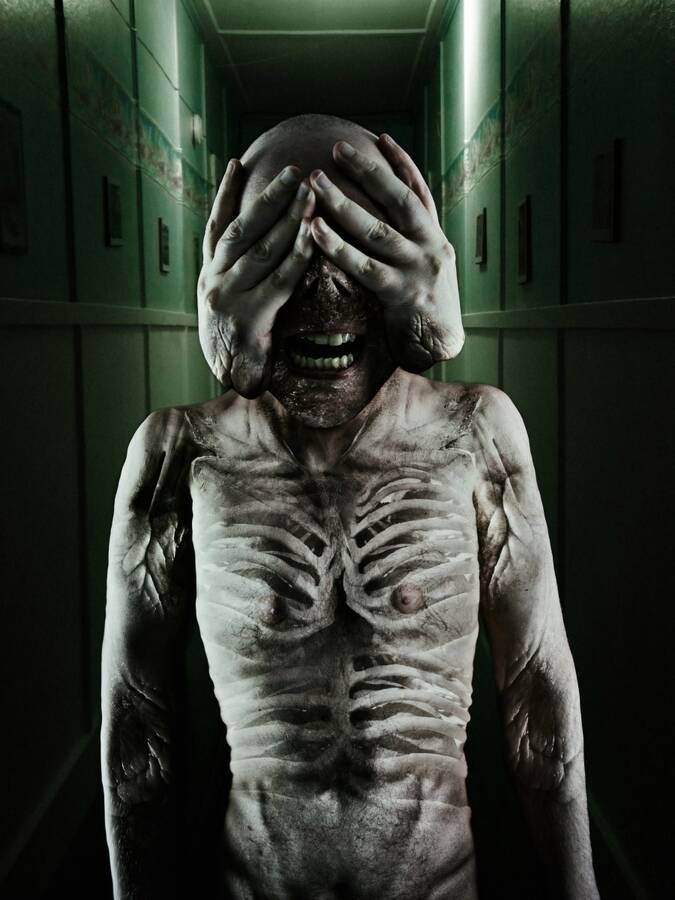 photographer mr psycho2000 photomanipulation modelling photo. creepy horror character creature called peekaboo.