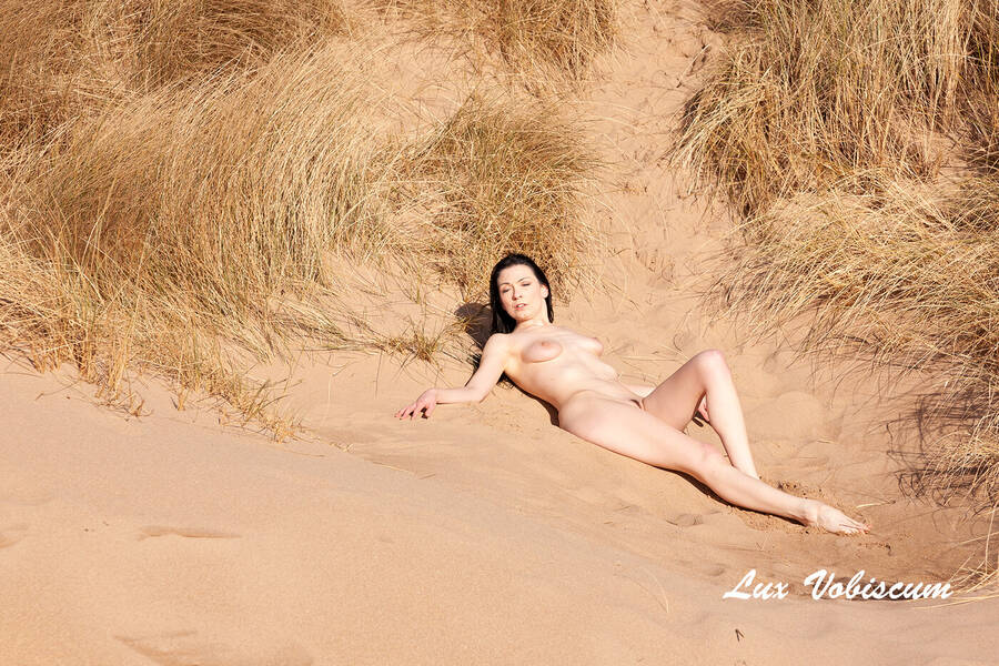 photographer LuxVobiscum nude modelling photo taken at East Lothian with Dawn (not on Modelfolio)