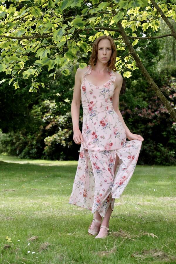 photographer Simon64 fashion modelling photo. summer vibes in the park.