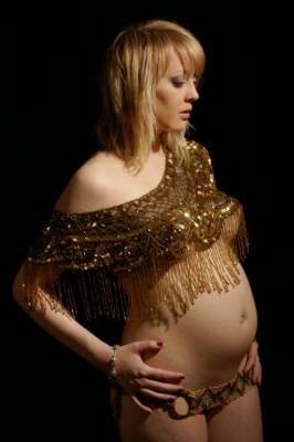 model Darcy alternativefashion modelling photo taken at Bournemouth taken by @kenphotographer. 4 months pregnant.