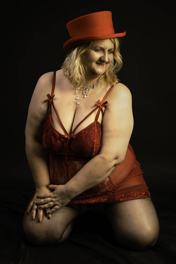 photographer Serialforeigner lingerie modelling photo