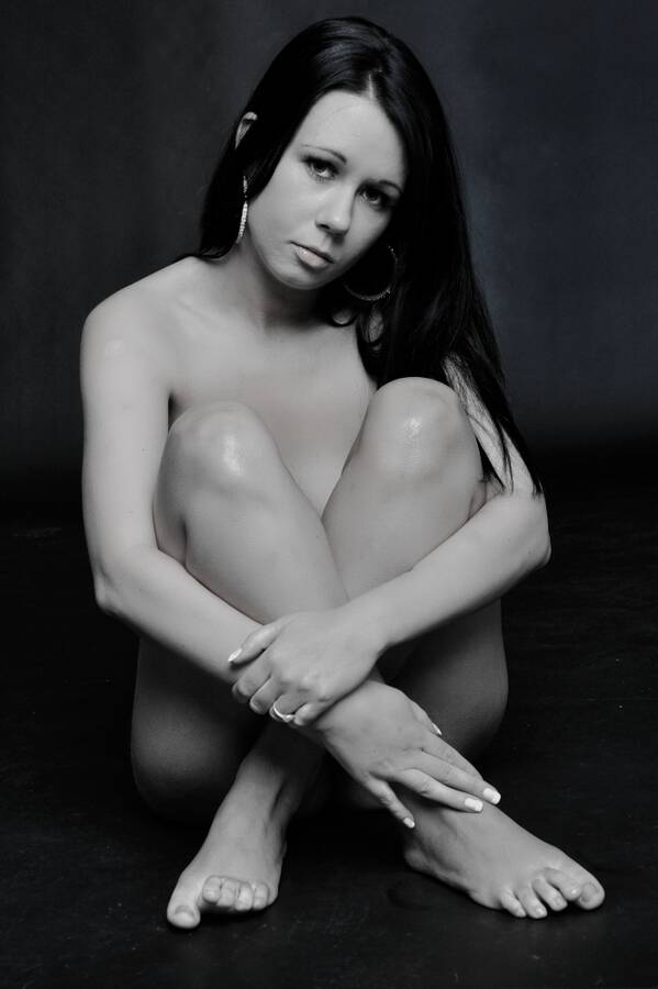model Nats implied nude modelling photo taken by @wilsy82
