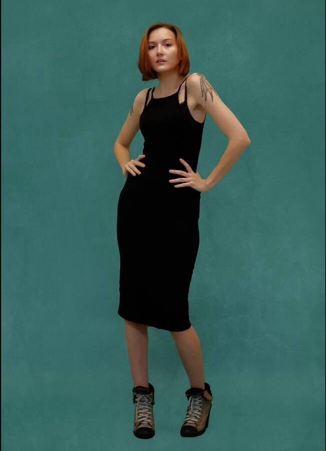 photographer Simon64 fashion modelling photo. every girl need a little black dress .