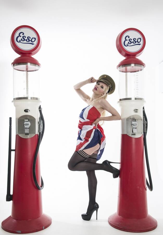 photographer VeneziaPhoto pinup modelling photo. at the gas station.