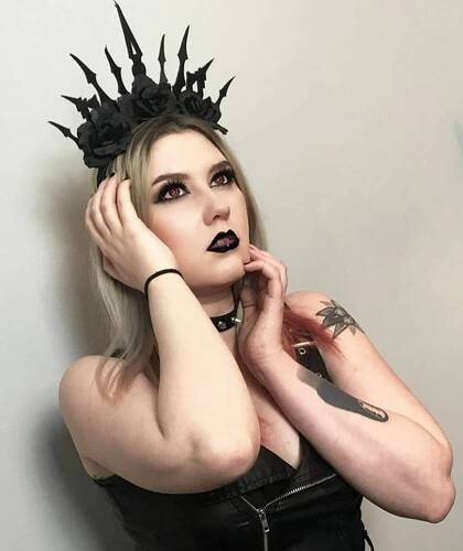 model AmyJade gothic modelling photo