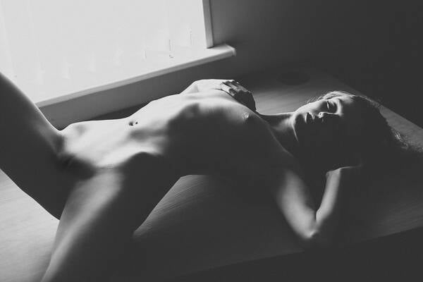 model Peachy Taylor erotic modelling photo